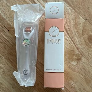 New in box Linduray Skincare Microneedle Derma Roller, white
